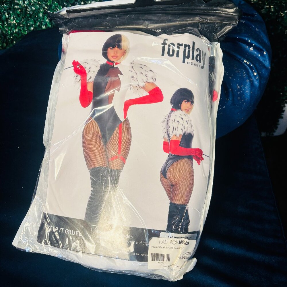 Cruella D'Ville - Sexy Movie Villain Costume